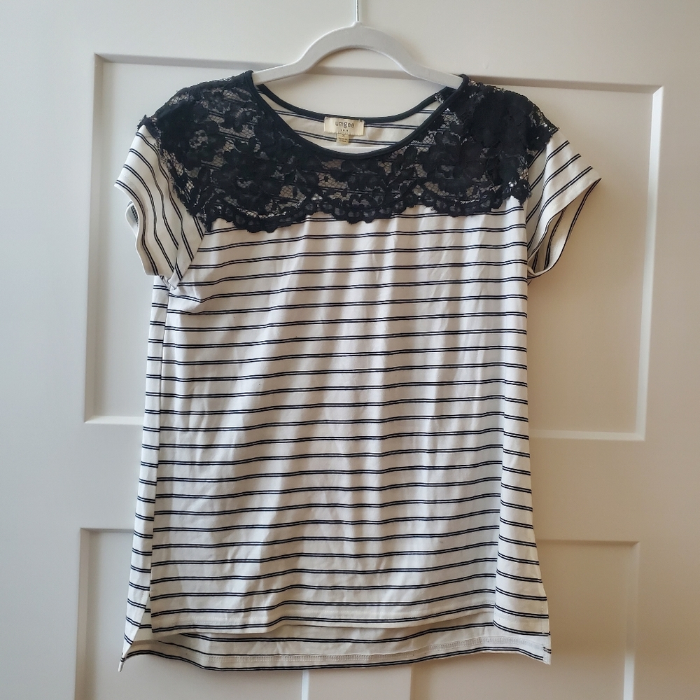 Lace detail top